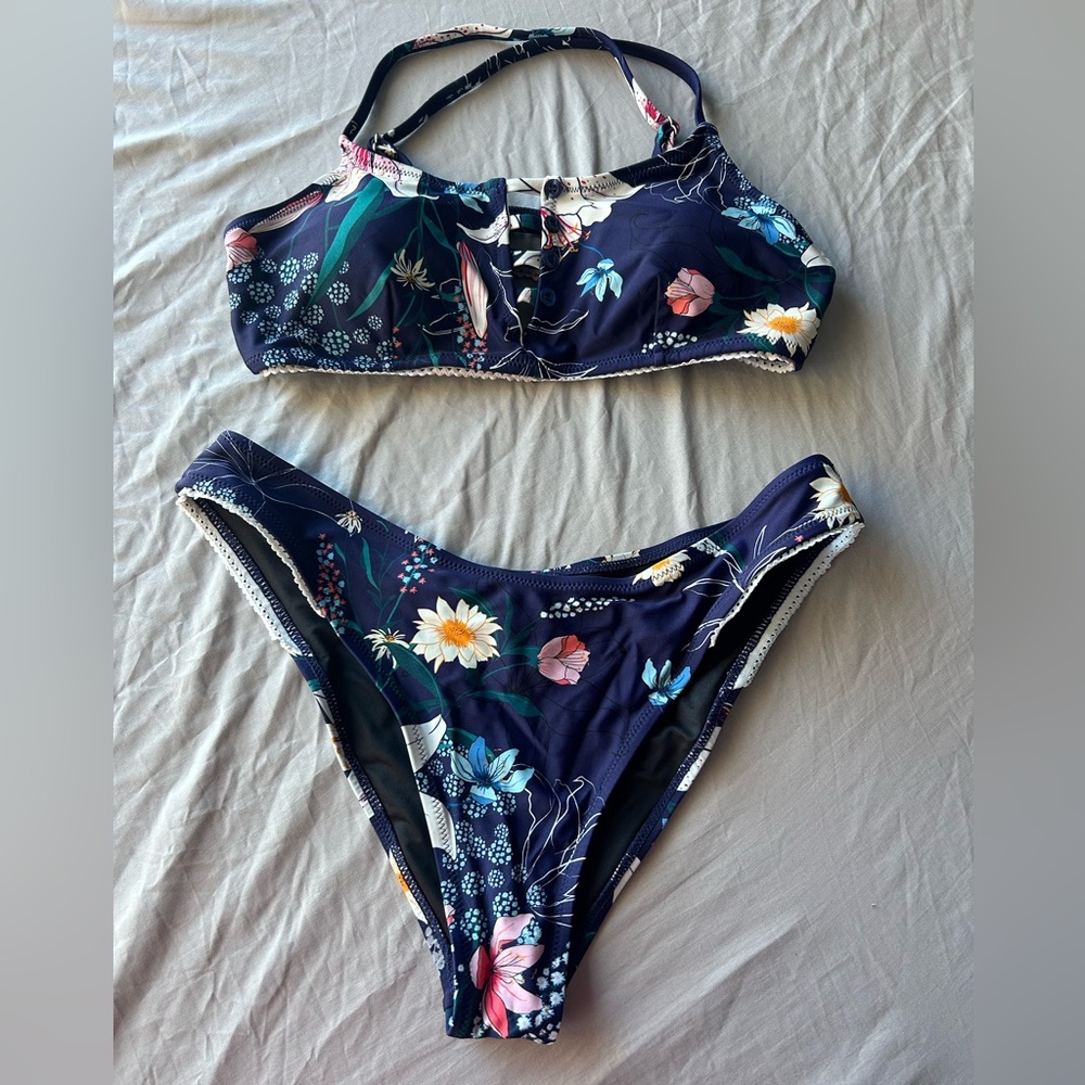 Cupshe Navy Floral Bikini Set